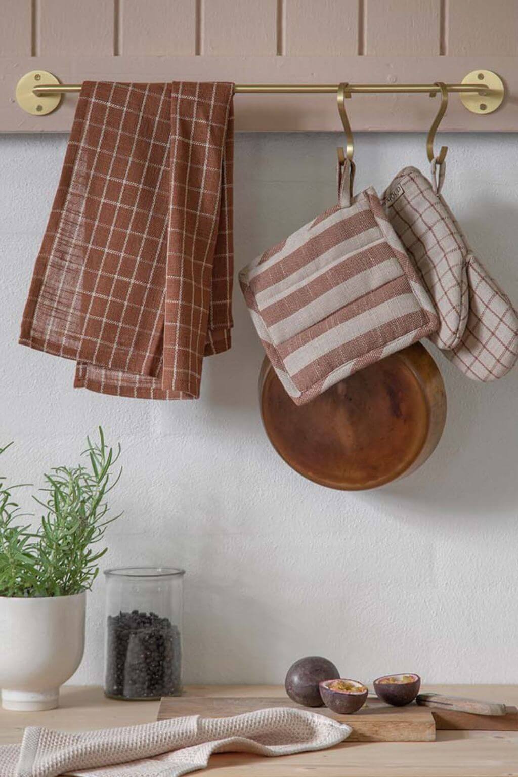 NORDIC Oven Mitt | Sand Grid