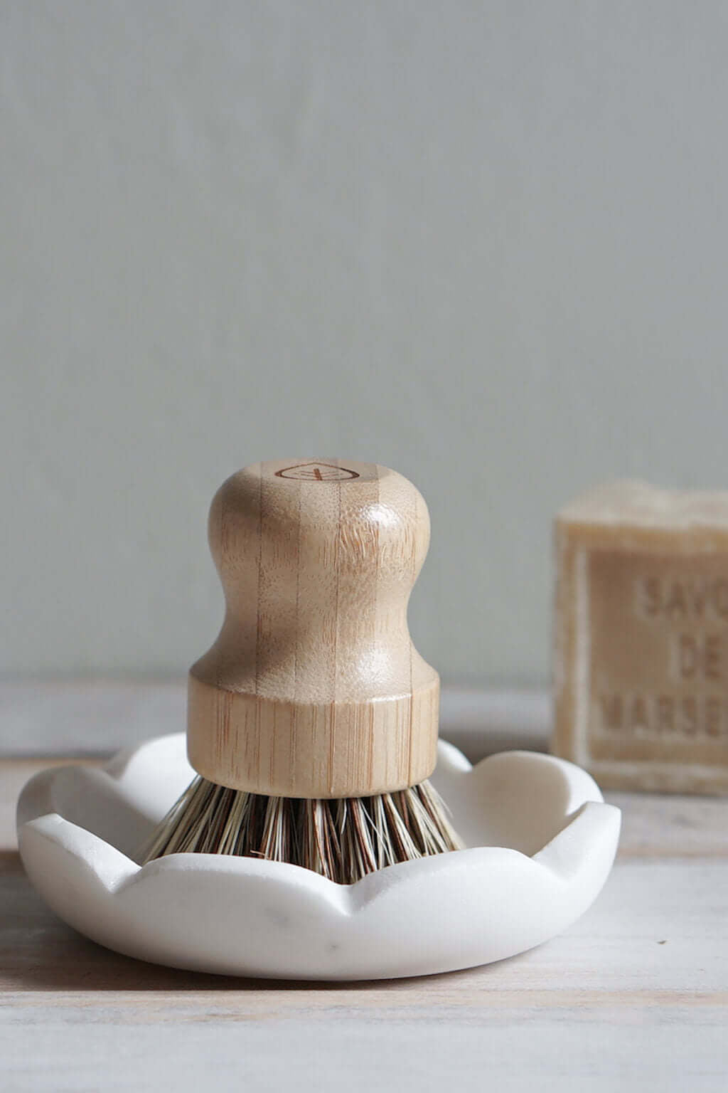 Belle de Provence Scalloped Marble Soap Dish