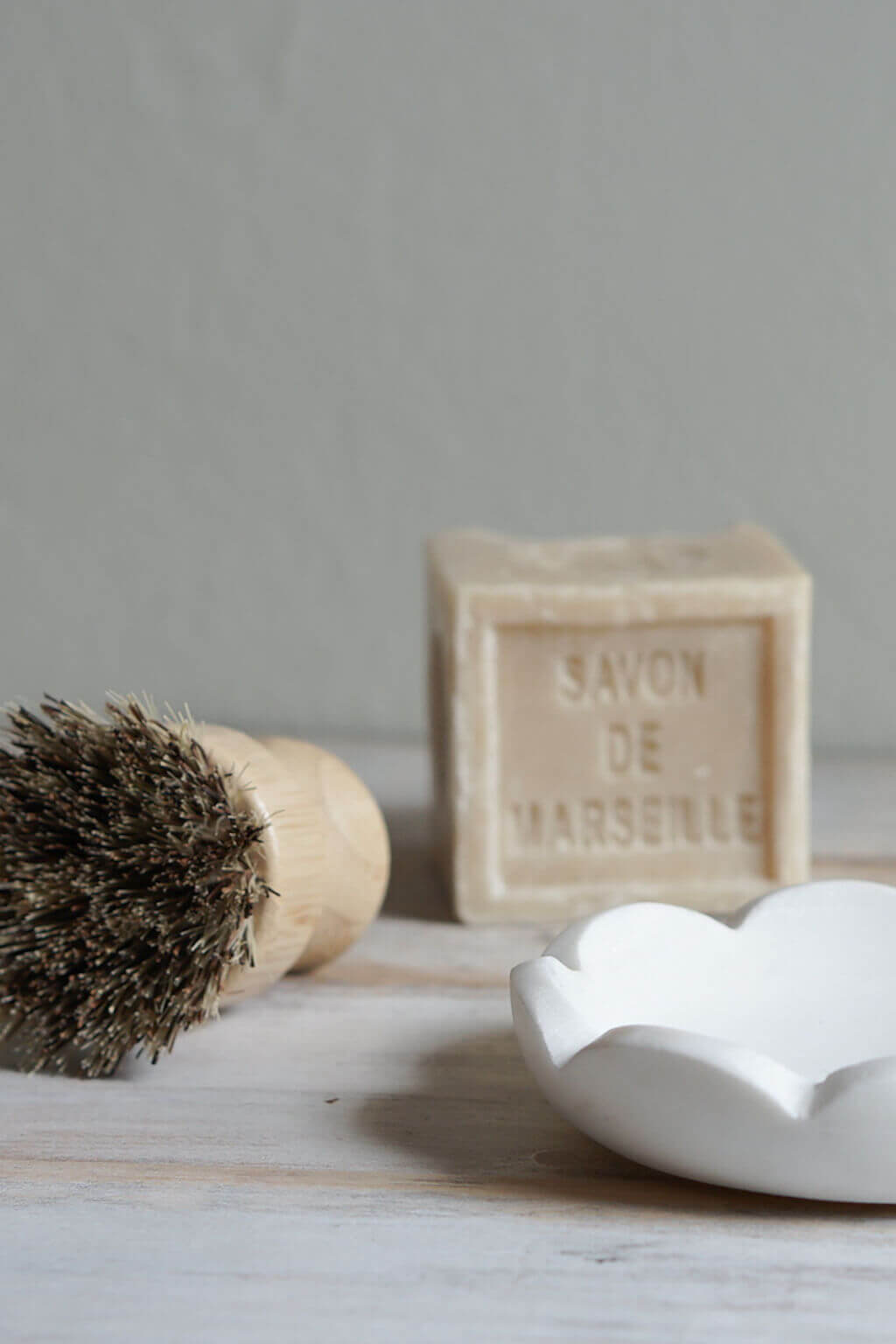 Belle de Provence Scalloped Marble Soap Dish