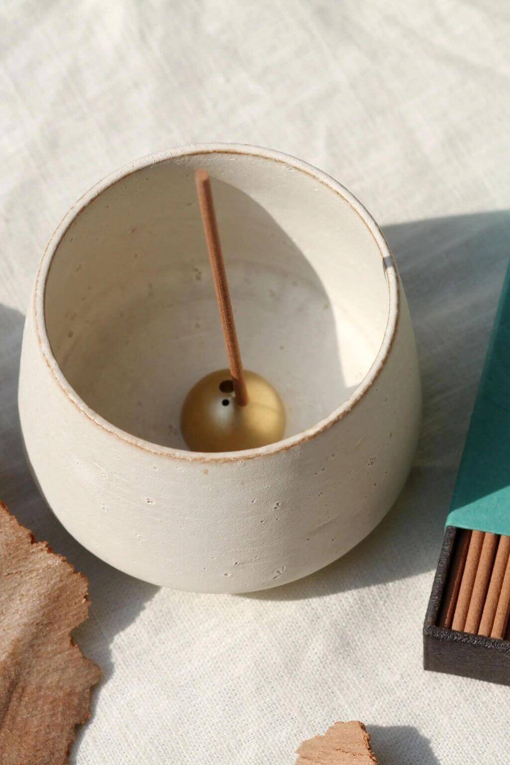 ume-onyx-incense-bowl-4.jpg