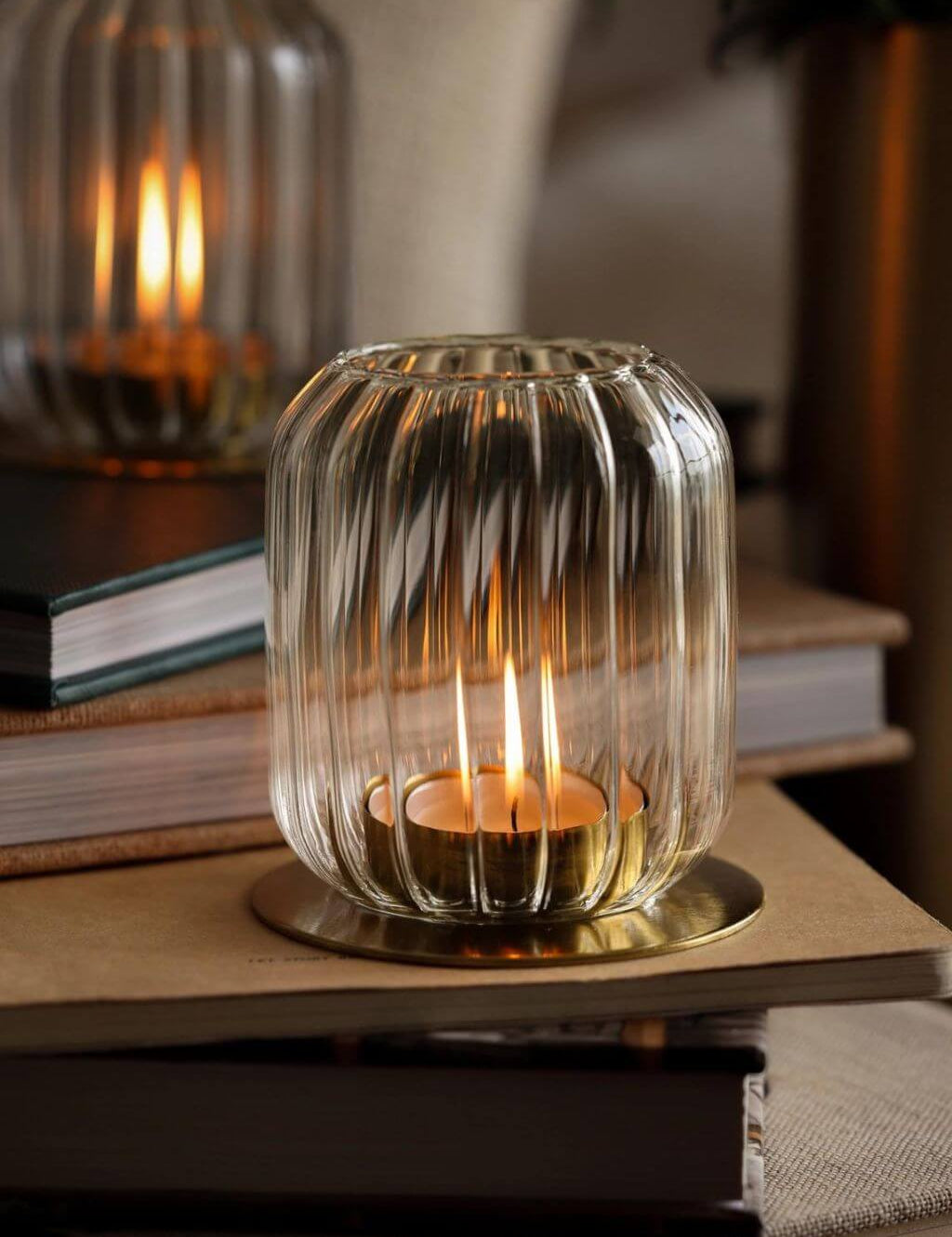 fleck-aura-glass-tealight-lantern-4.jpg