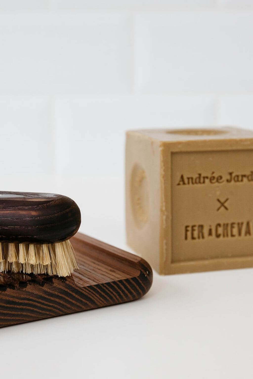 French Heritage Gift Set | Marseille Soap, Ash Nail Brush + Soap Dish Andree Jardin x Fer a Cheval